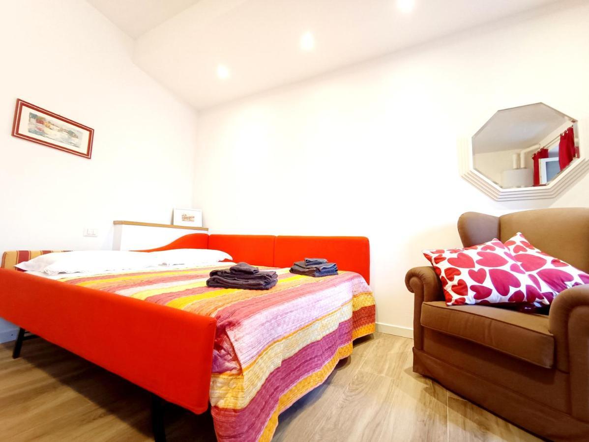 La Casa Del Barcaiolo Apartment Malgrate Luaran gambar